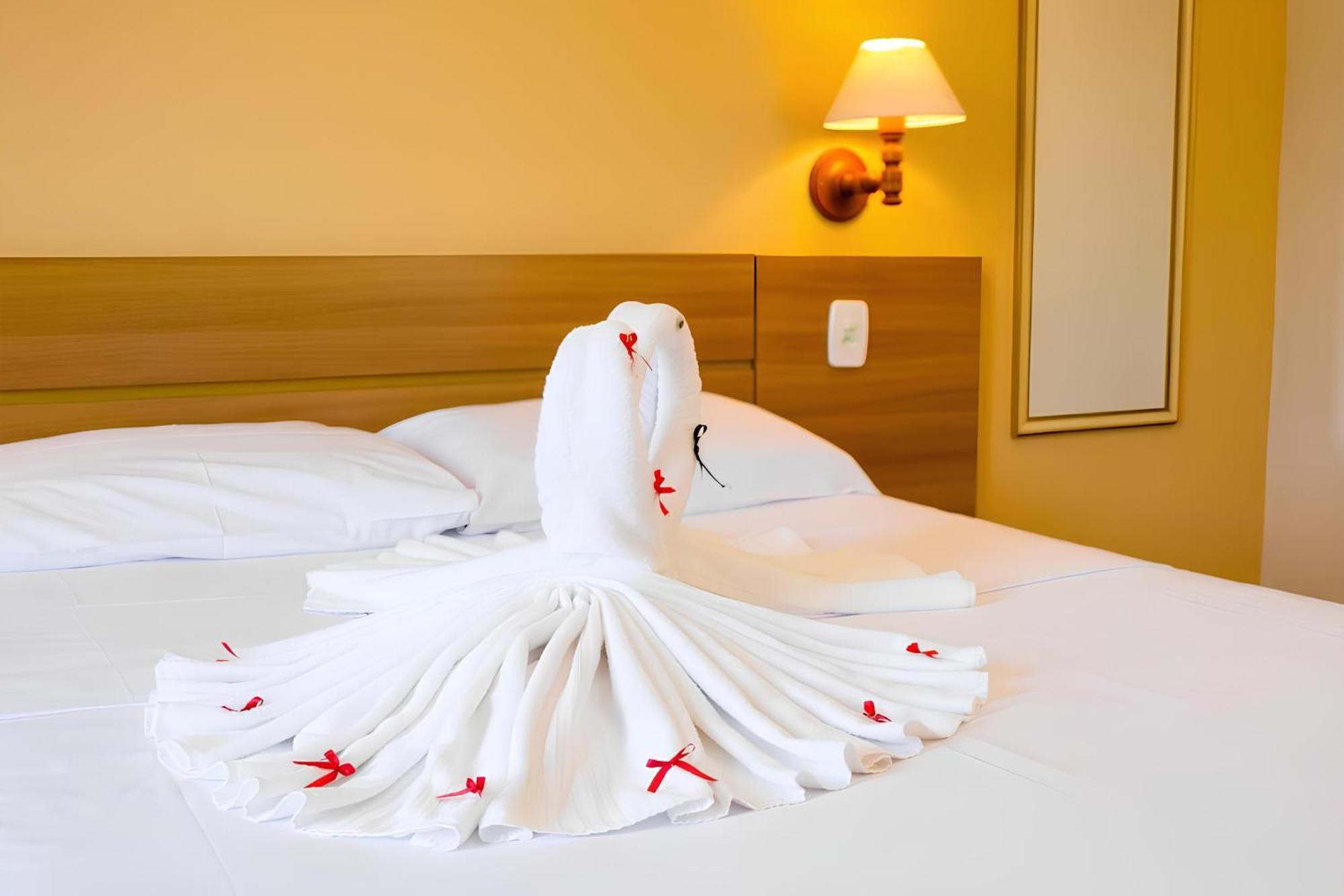 Hotel Ponta Das Toninhas Убатуба Экстерьер фото